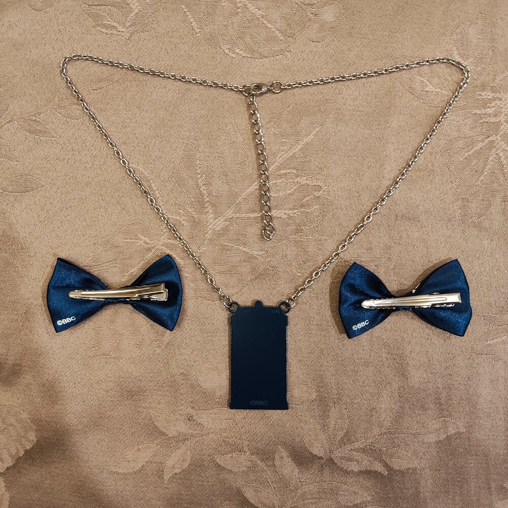 Doctor Who Tardis Accessory Bundle, Tardis Necklace and Two Hair Bows, EUC! - Picture 2 of 6